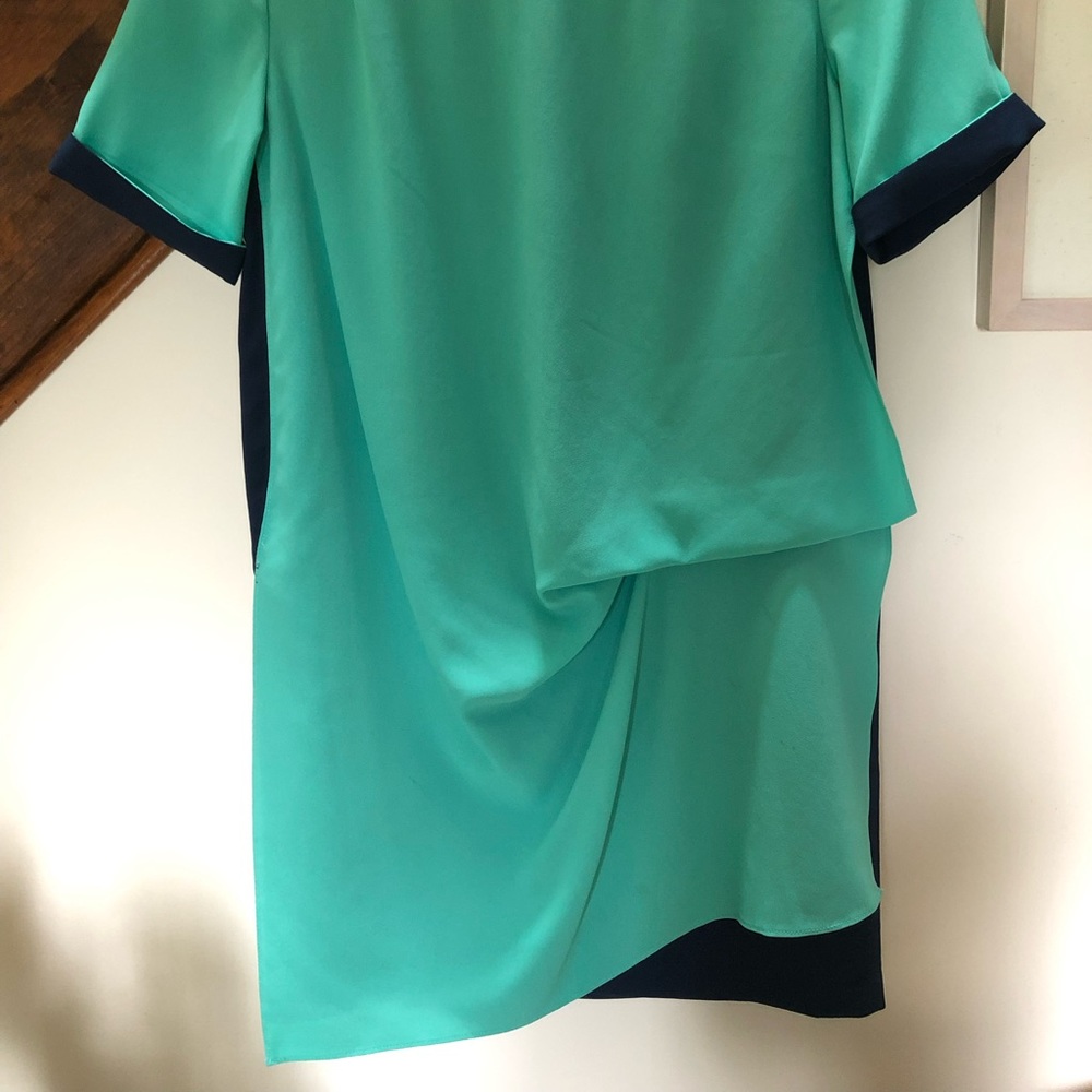 Colorblock Ruched Short Sleeve Dress - Picture 3 of 7